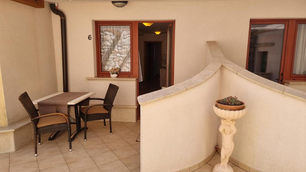 Apartmani Sidro Malinska Exterior foto