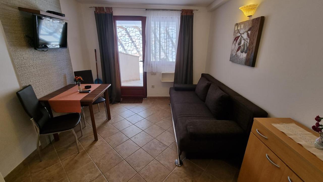 Apartmani Sidro Malinska Exterior foto