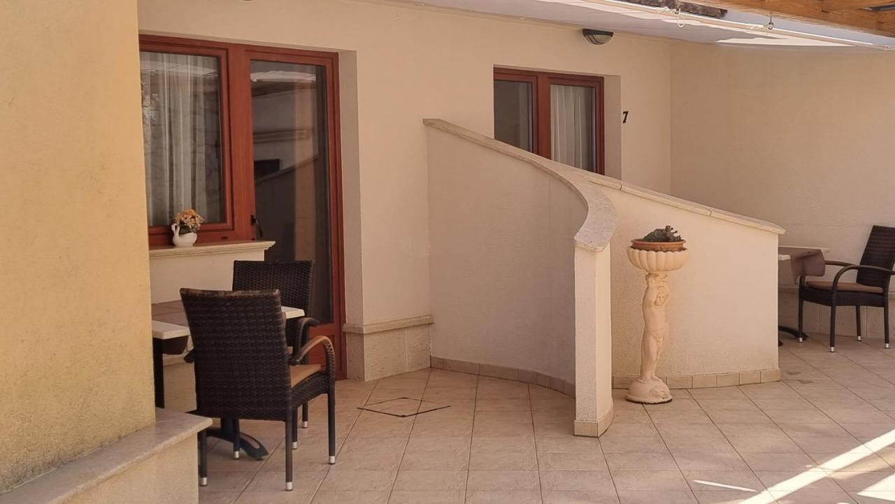 Apartmani Sidro Malinska Exterior foto