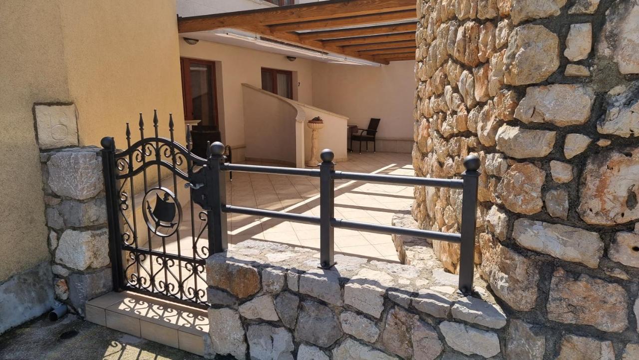 Apartmani Sidro Malinska Exterior foto